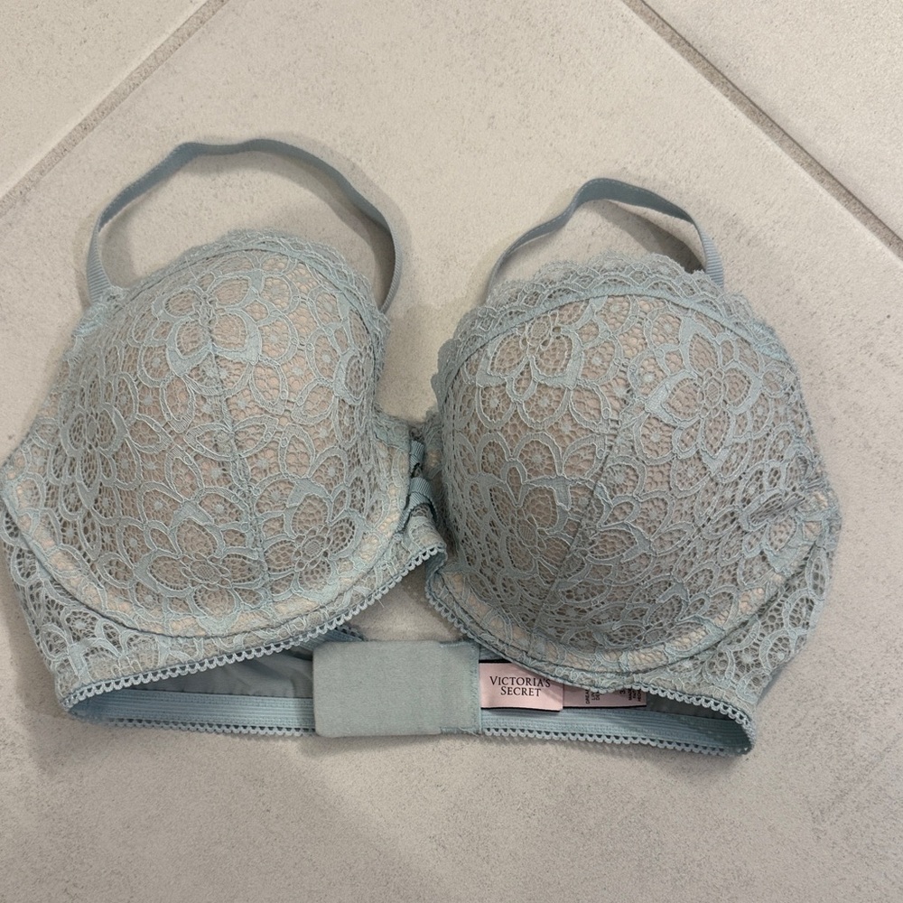 Victoria's Secret Floral Lace Bra in Soft Blue